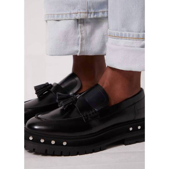 FREE PEOPLE Shoes - NEW FREE PEOPLE women's teagan tassel loafers in black